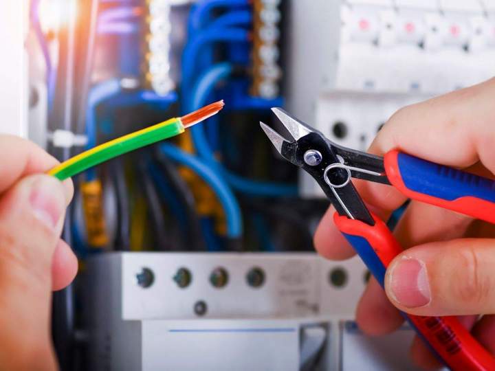 Mise en place des installations électriques et d’éclairage